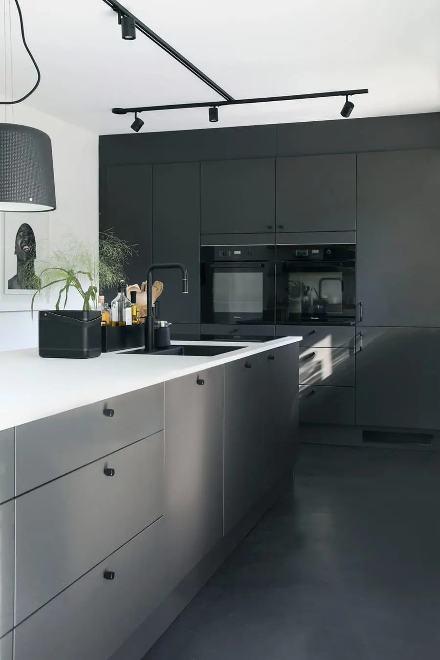 Kjøkkenmodeller fra Strai, Lista